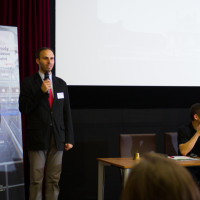 Písečák Aleš Kozák, zakladatel Institutu pro památky a kulturu zahajuje konferenci