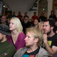 Zcela zaujaté publikum